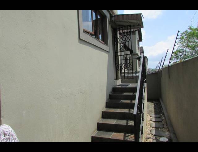 3 BEDROOM HOUSE FOR SALE IN KINGSVIEW EXT 1